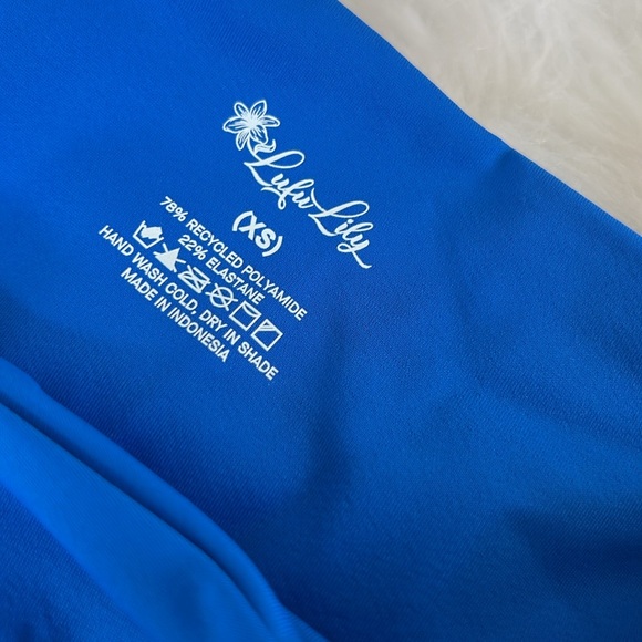 Brand new one piece cutout swim suit, size xs - Picture 4 of 4